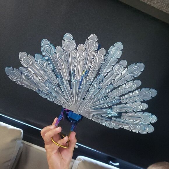 NWT Gorgeous Freestanding Metal Peacock Garden Decor Bright Vivid Colors - Picture 6 of 13